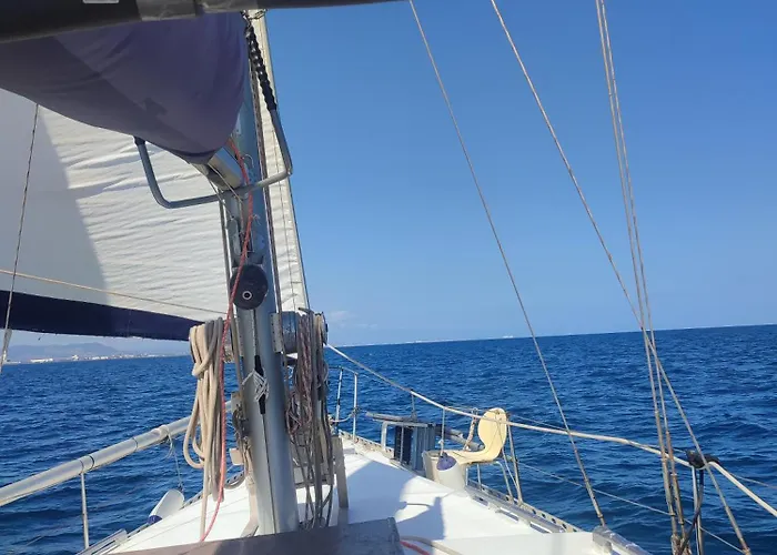 Romantic Sailboat 보트호텔 발렌시아