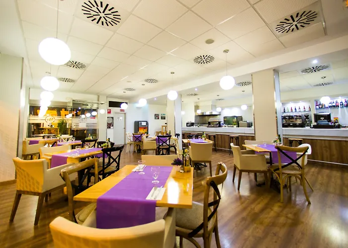 سويت ريناسا 3* فالنسيا