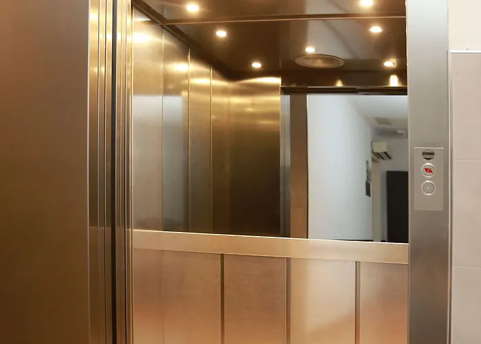 מלון Venecia Plaza Centro 2*