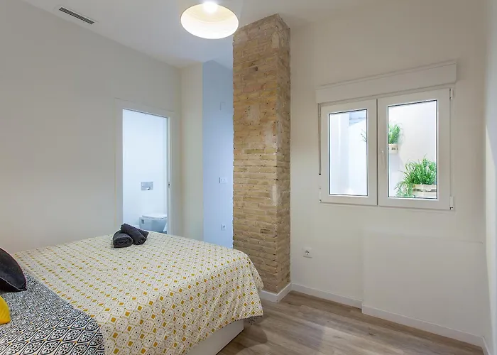 Ruzafa Tomasos * فالنسيا