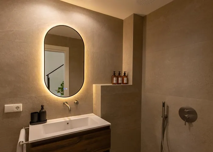 Boutique - One Tower 아파트 *