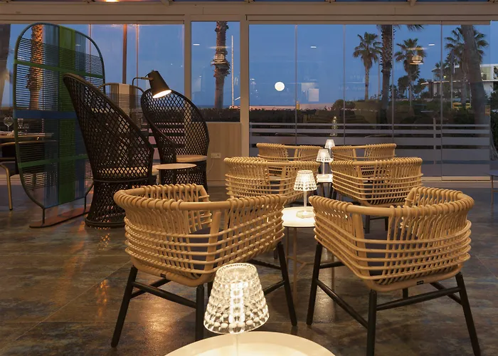 Neptuno Playa & 4* 발렌시아