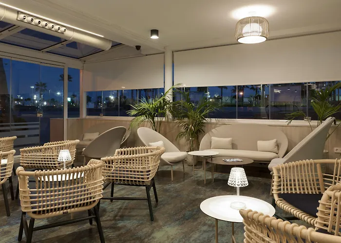 Hotel Neptuno Playa & 4*