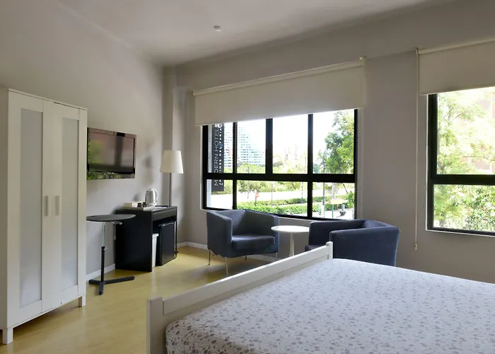 Md Modern - Jardines Hotel *