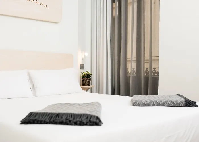 Mate Oliveira - Centre, 3* Valencia