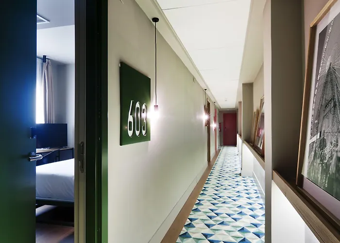 One Shot Colon Hotel