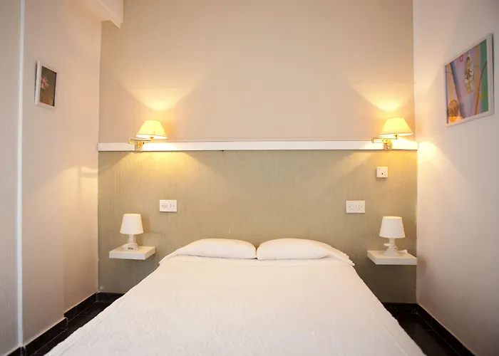 Malvarrosa 게스트하우스 2*