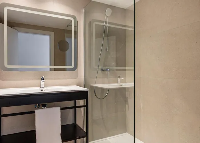 B48 Feria Aparthotel 4*