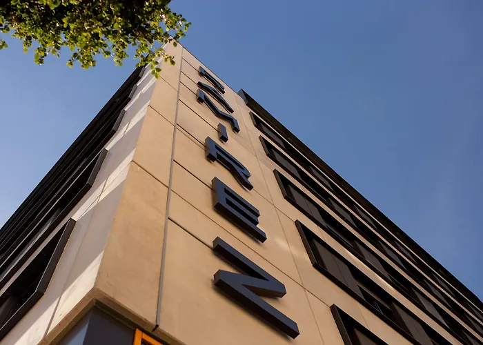 Ramirez Flats 4* Valence