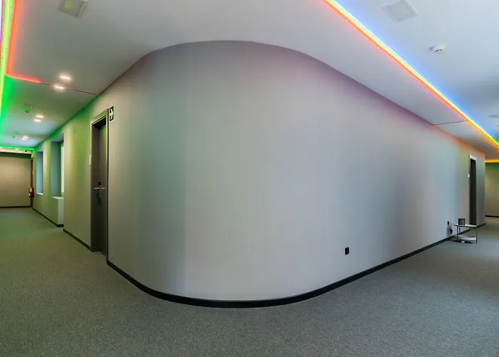 Nest Style 3* فالنسيا