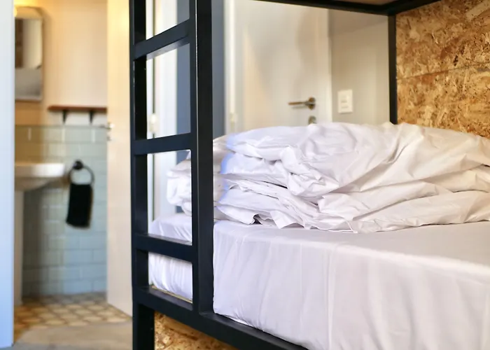 Bird House Bed and breakfast