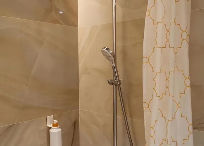 Era Deluxe Near The Of Διαμέρισμα