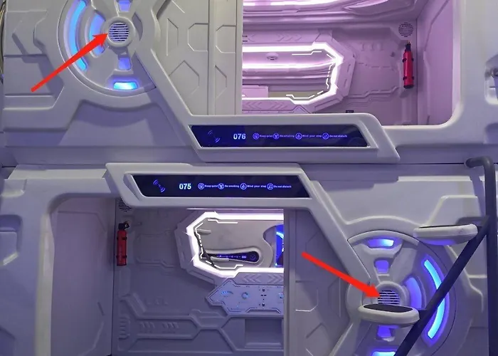 Capsule hotel Capsule