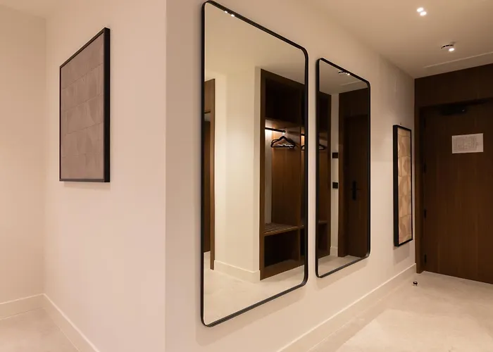 Moontels Colon 호텔 *