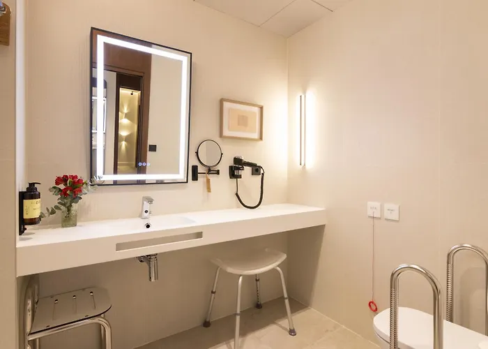 מלון Moontels Colon *