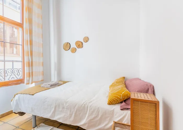 Invalencia Musico 2 Turia Gardens *