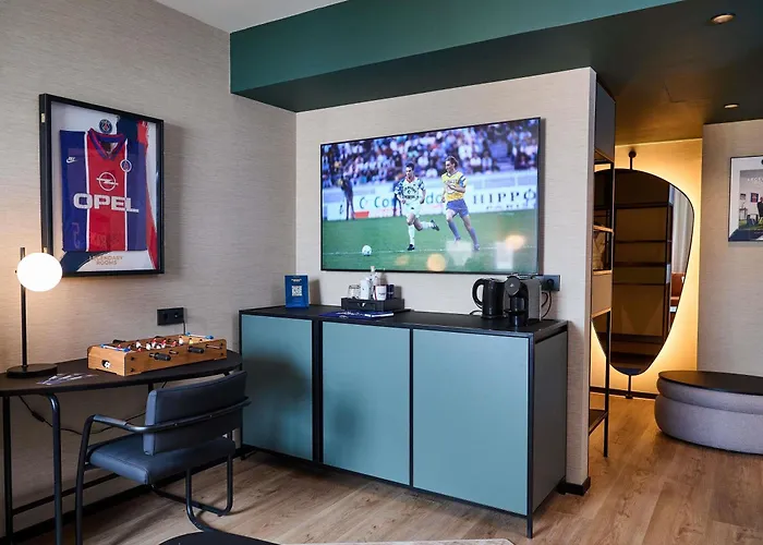 호텔 Novotel Lavant 4*