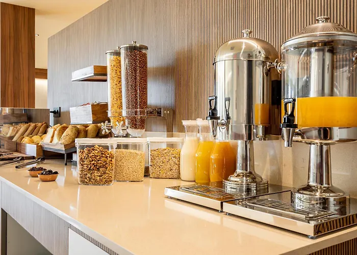 B48 Feria Aparthotel 4*