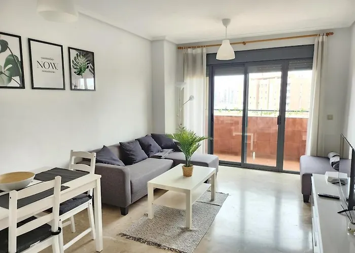 Cortes - Pool Paddle Tennis Court And Gym