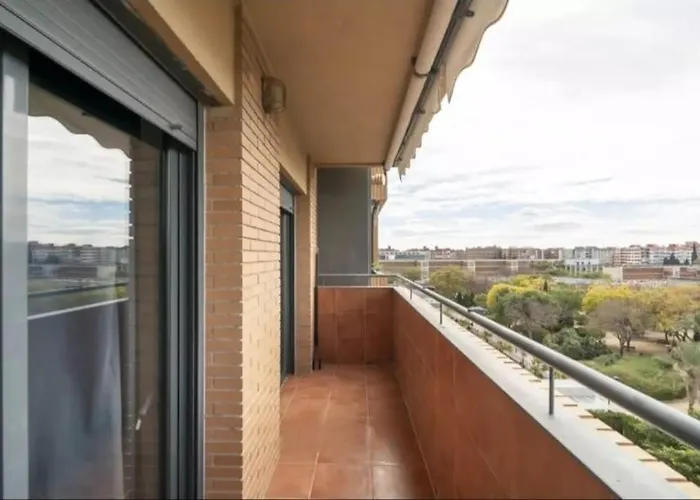 Cortes - Pool Paddle Tennis Court And Gym 발렌시아