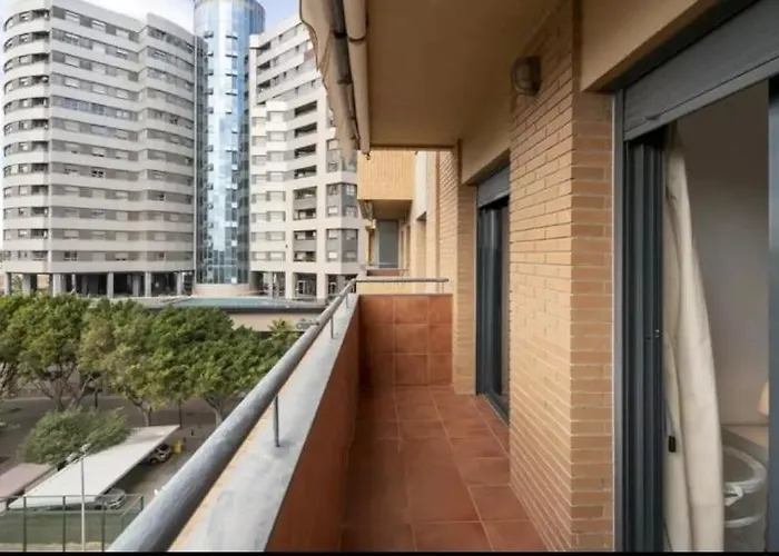 Cortes - Pool Paddle Tennis Court And Gym 발렌시아