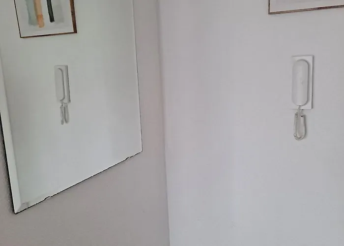 Comfortable In The Feria 2 Area شقة *