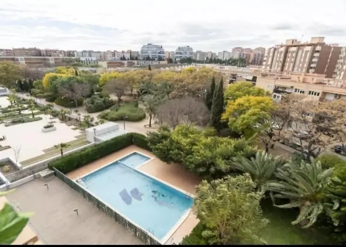 Cortes - Pool Paddle Tennis Court And Gym 발렌시아