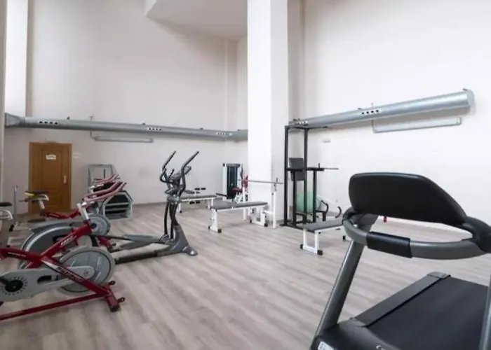 Cortes - Pool Paddle Tennis Court And Gym *