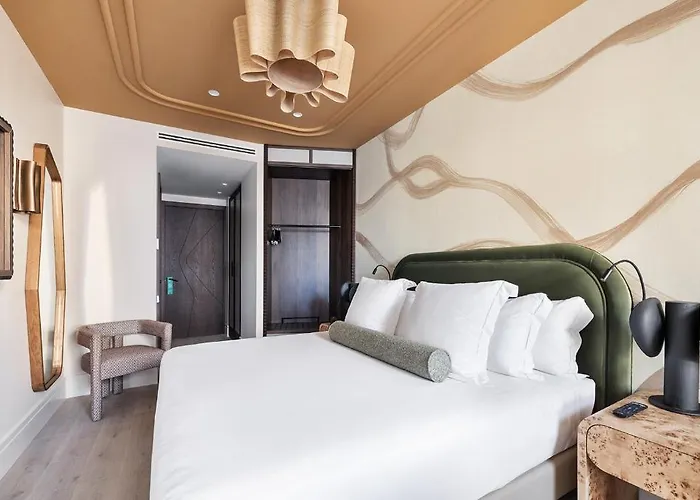 One Shot Puerta Ruzafa Hotel 4*