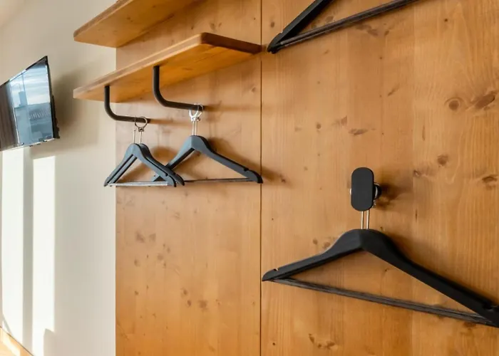 Easyhotel Ciutat Vella فندق