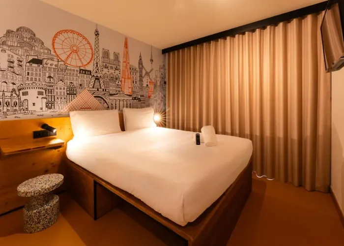 호텔 Easyhotel Ciutat Vella 2*