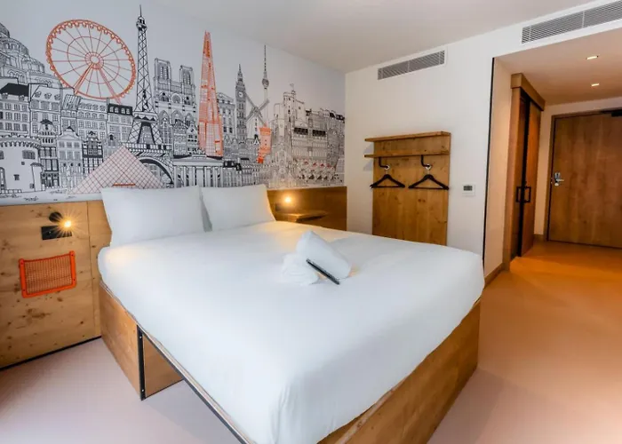 Easyhotel Ciutat Vella 호텔