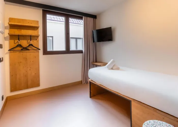 فندق Easyhotel Ciutat Vella