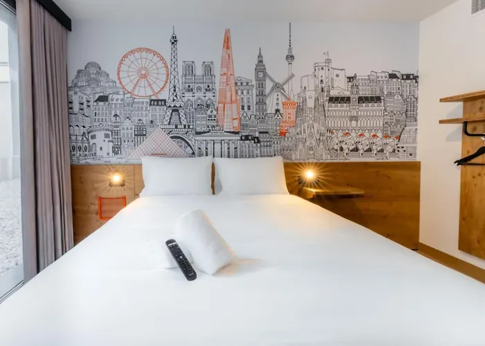 호텔 Easyhotel Ciutat Vella 2*