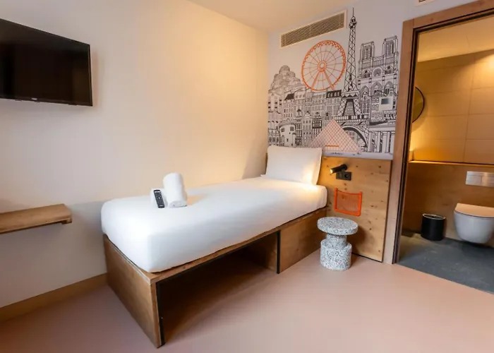 Easyhotel Ciutat Vella 2*