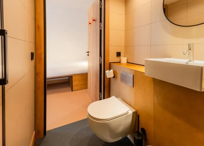 Easyhotel Ciutat Vella فندق