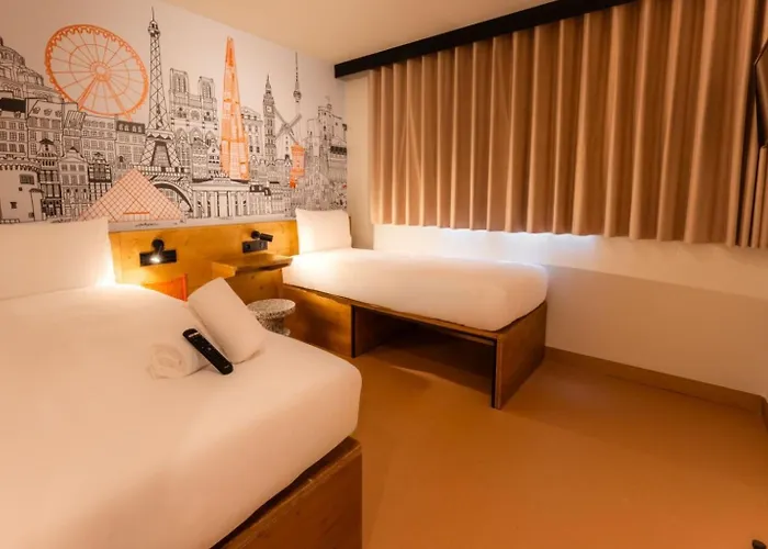 Easyhotel Ciutat Vella 호텔