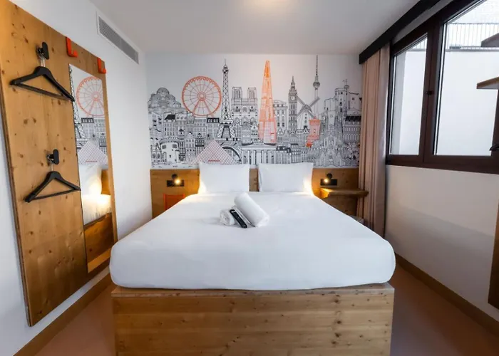 فندق Easyhotel Ciutat Vella