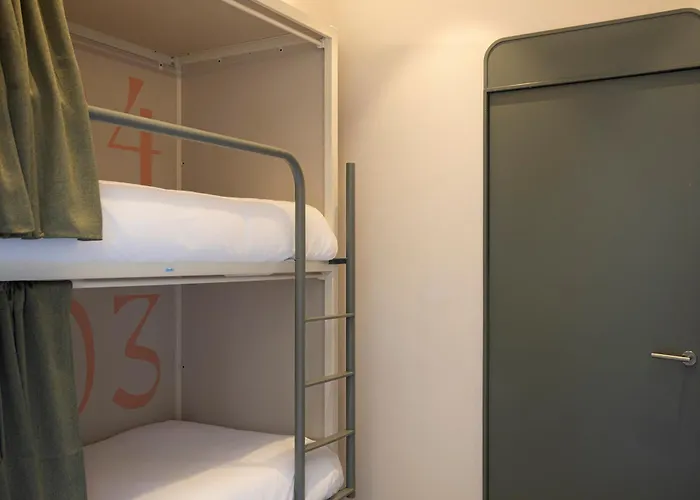 Camila Хостел *