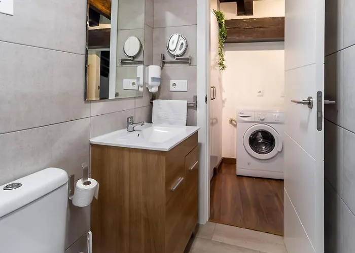 Down Town Apartman *