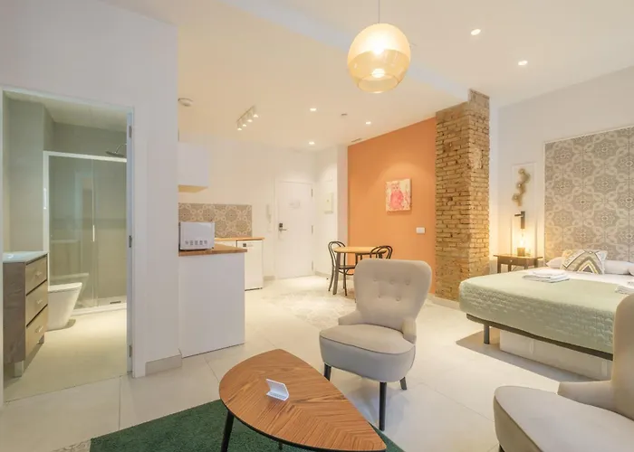 Gorgeous Close To Centre فالنسيا