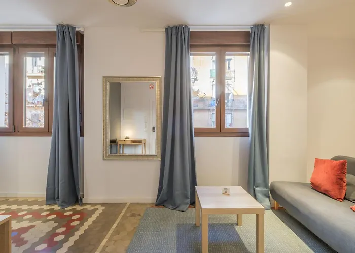 With Antique Floor & Lots Of Sun Light 4* Βαλένθια