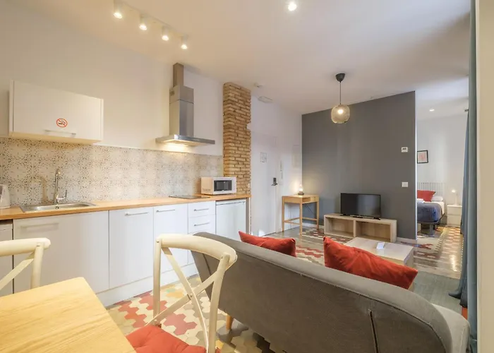 Ξενοδοχείο με διαμερίσματα With Antique Floor & Lots Of Sun Light Βαλένθια