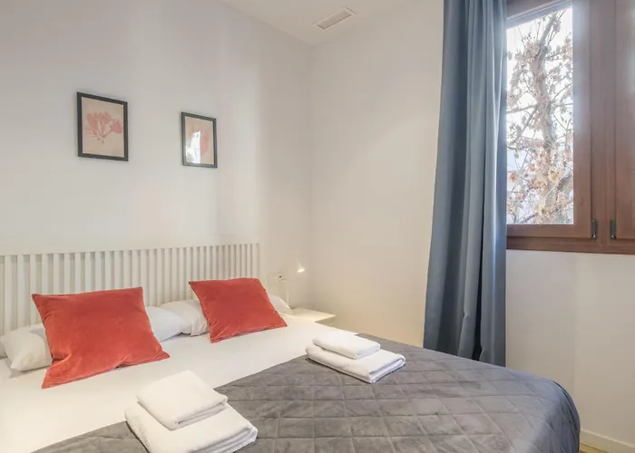 With Antique Floor & Lots Of Sun Light 4* Βαλένθια