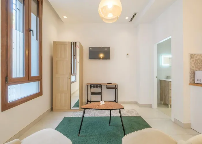 Gorgeous Close To Centre شقة فندقية 4*