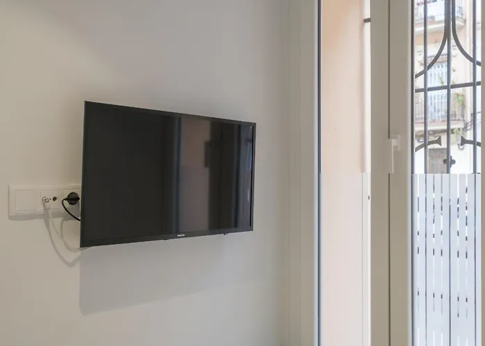 Comfortable Close To Centre بيت ضيافة