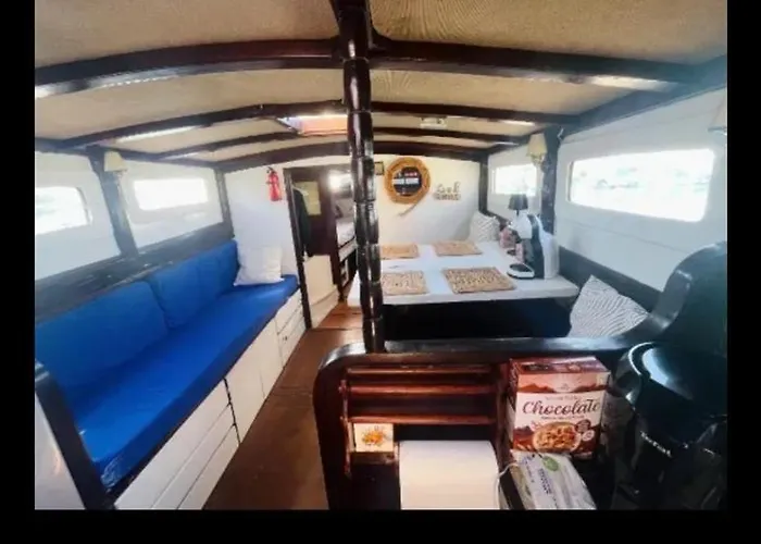 Bateau-hôtel La Pepa *