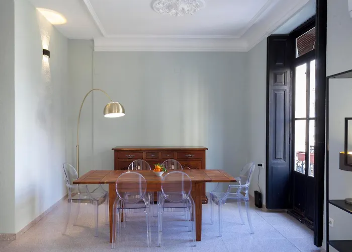 2 Bedroom Historical Center