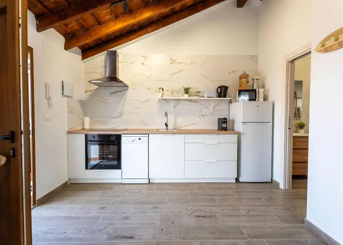 Apartament Pinedo Playa Rustico *