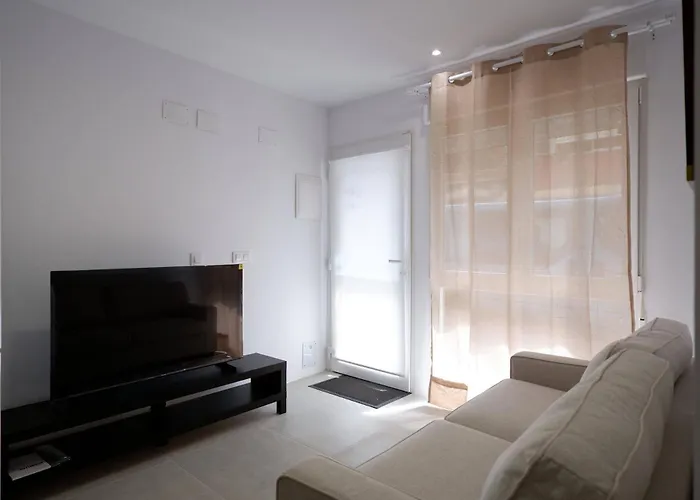 El Cabanyal Modern 2-bedroom By The Sea Apartment *